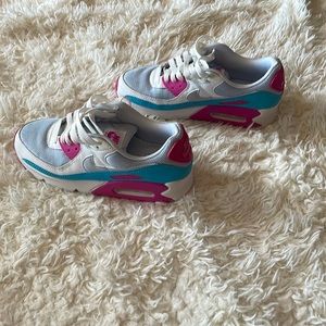 Nike air max women’s athletic shoes